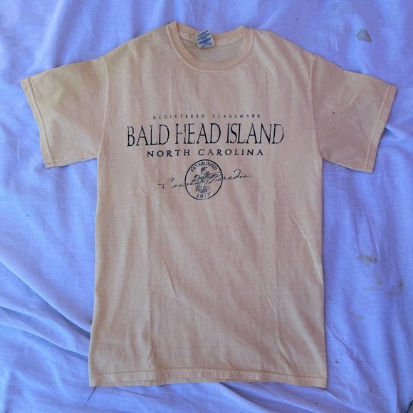 Vintage pale butter yellow Bald Head Island, North Carolina tshirt - Picture 1 of 6